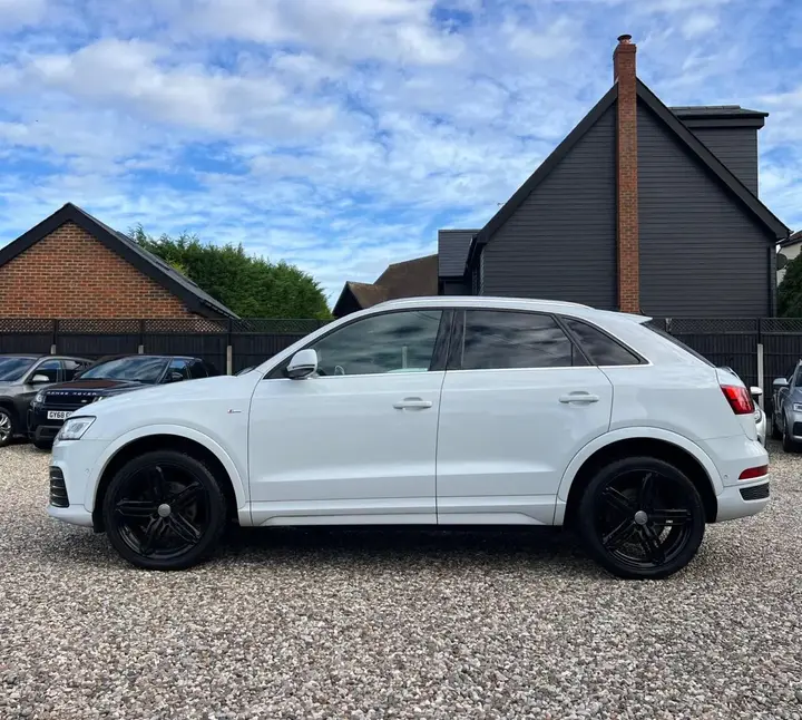 Audi Q3 2015 photo 5