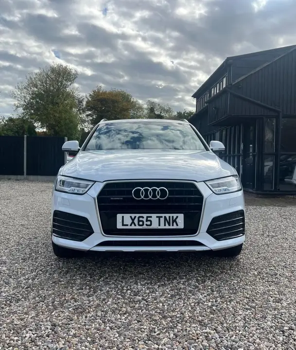 Audi Q3 2015 photo 2