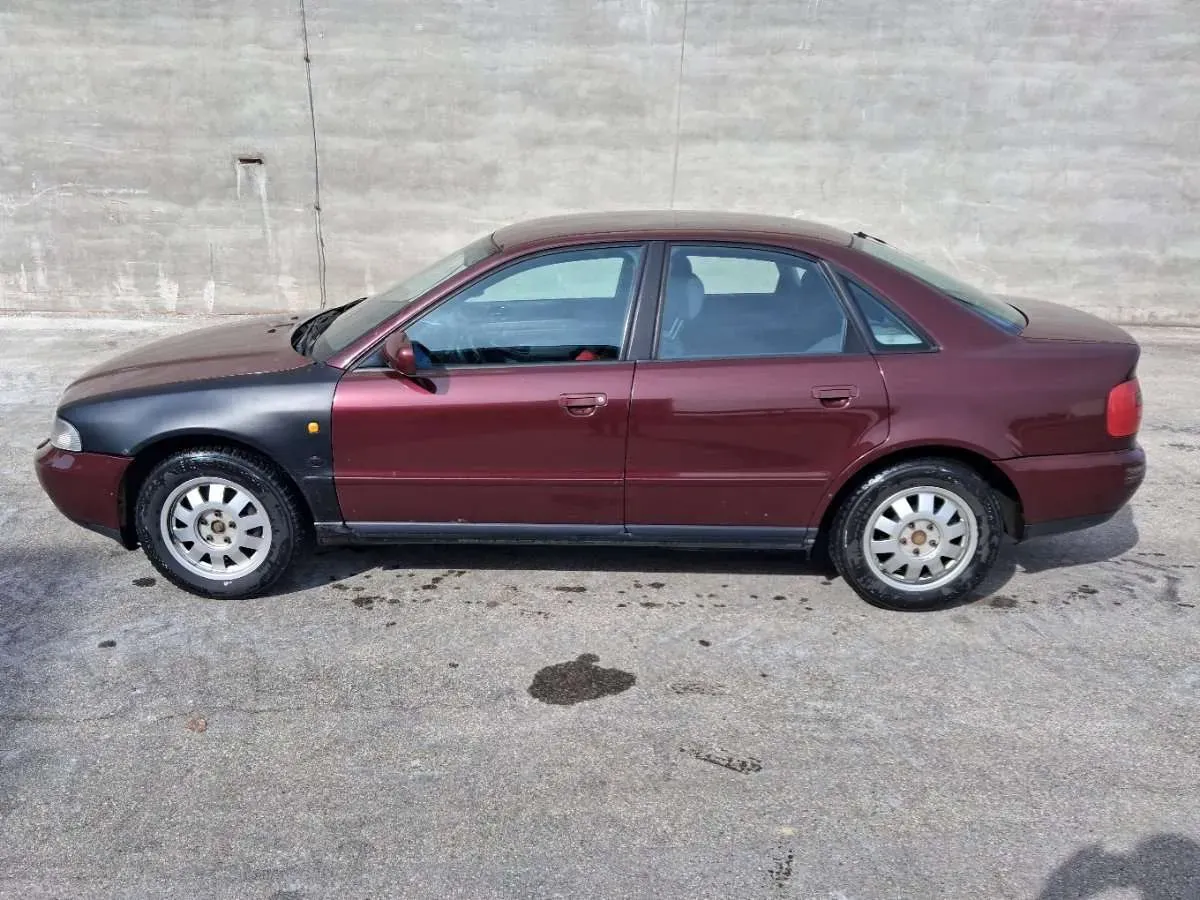 Audi A4 1997 photo 2