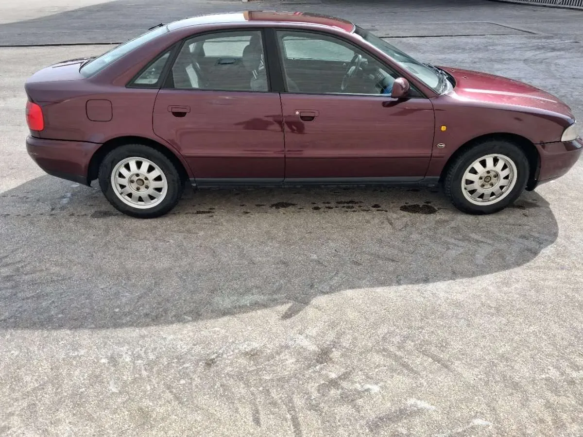 Audi A4 1997 photo 3