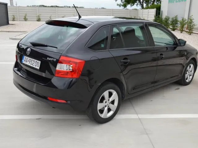 Skoda Rapid 2015 photo 2