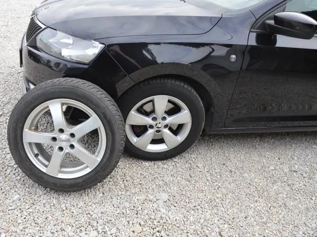 Skoda Rapid 2015 photo 3