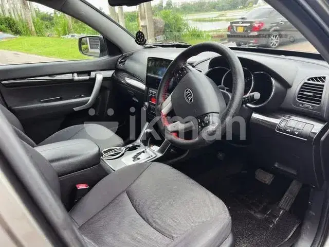 Kia Sorento 2011 photo 2