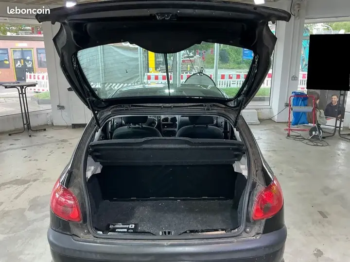 Peugeot 206 2009 photo 4