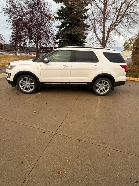 Ford Explorer 2017 photo 2