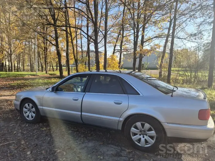 Audi A8 2000 photo 2