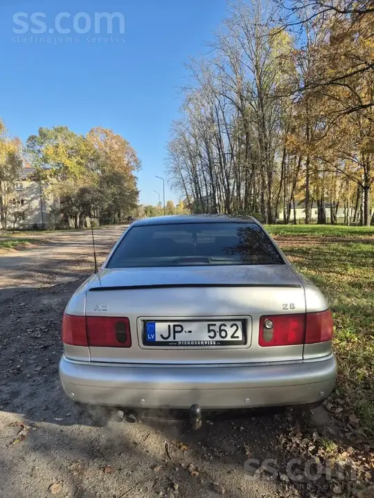 Audi A8 2000 photo 3