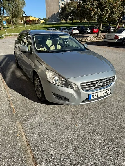 Volvo V60 2012 photo 2