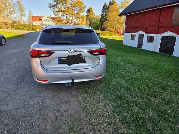 Toyota Avensis 2017 photo 4
