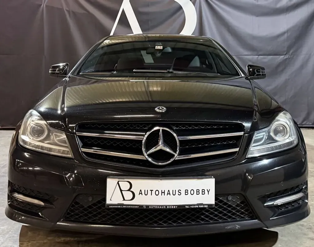 Mercedes-Benz C-Class 2011 photo 3