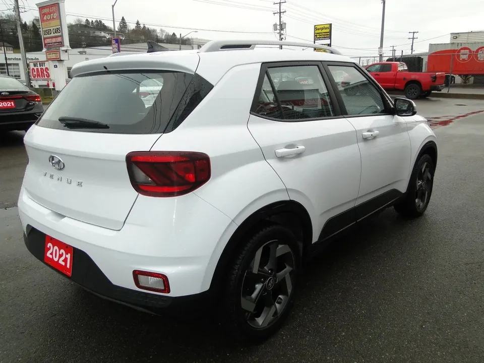 Hyundai Venue 2021 photo 2