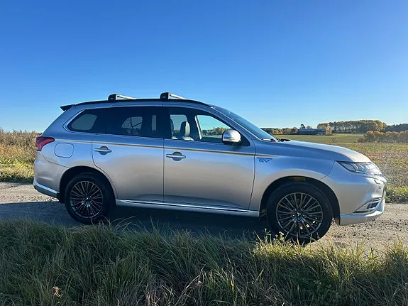 Mitsubishi Outlander 2019 photo 2