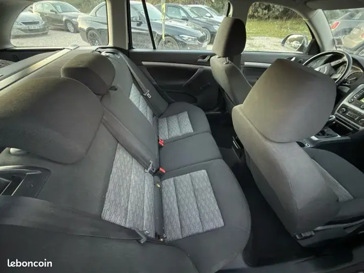 Skoda Octavia 2012 photo 4