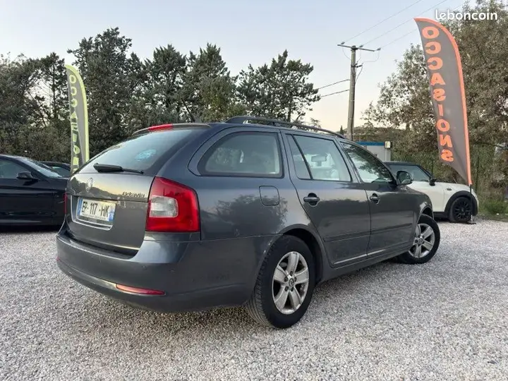 Skoda Octavia 2012 photo 2