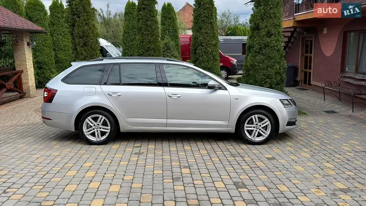Skoda Octavia 2018 photo 5