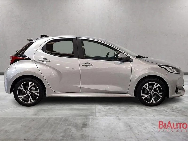 Toyota Yaris 2025 photo 3
