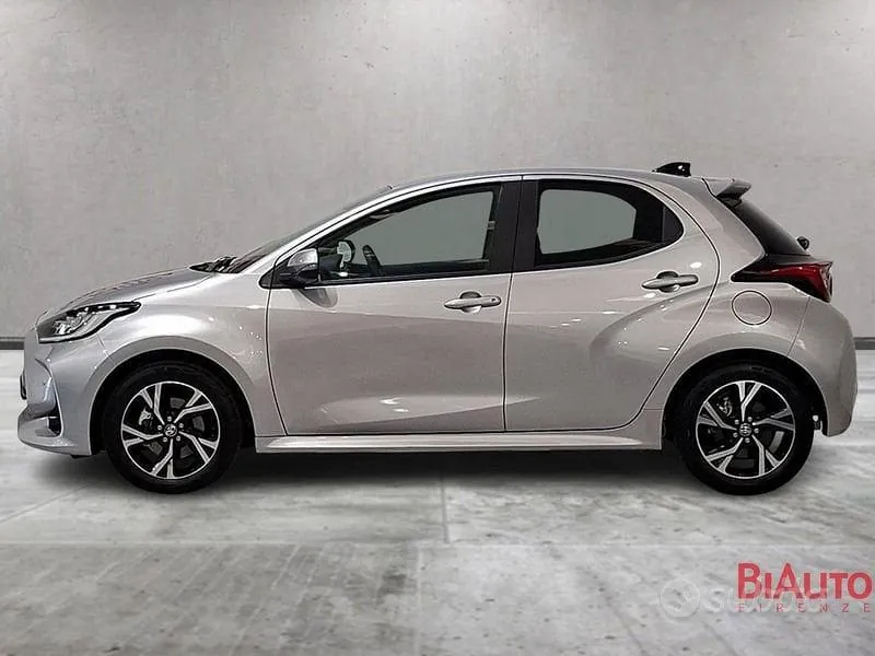 Toyota Yaris 2025 photo 2