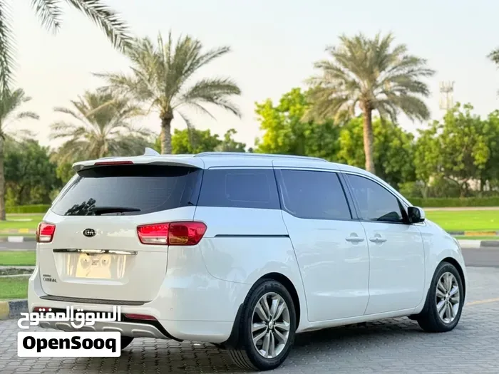 Kia Carnival 2016 photo 4