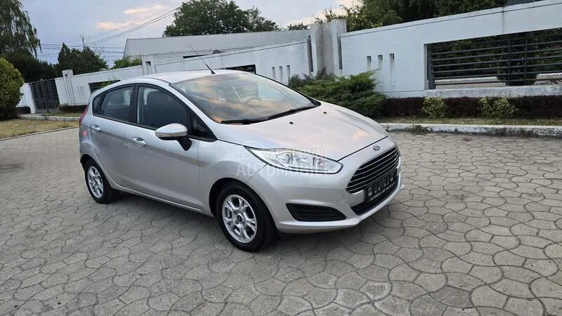Ford Fiesta 2015 photo 3