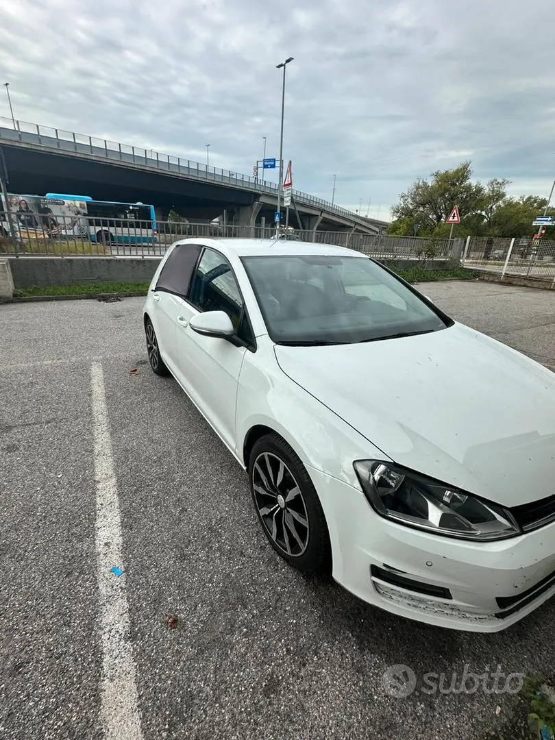 Volkswagen Golf 2014 photo 2