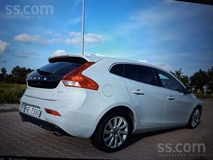 Volvo V40 2012 photo 4