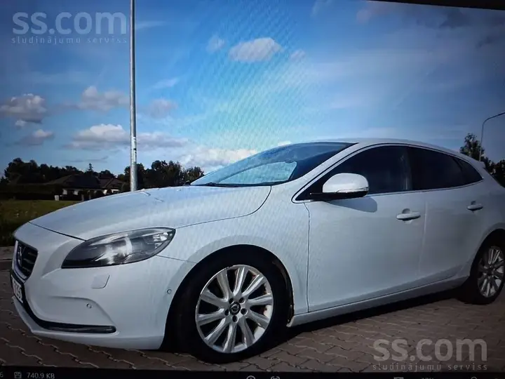 Volvo V40 2012 photo 3