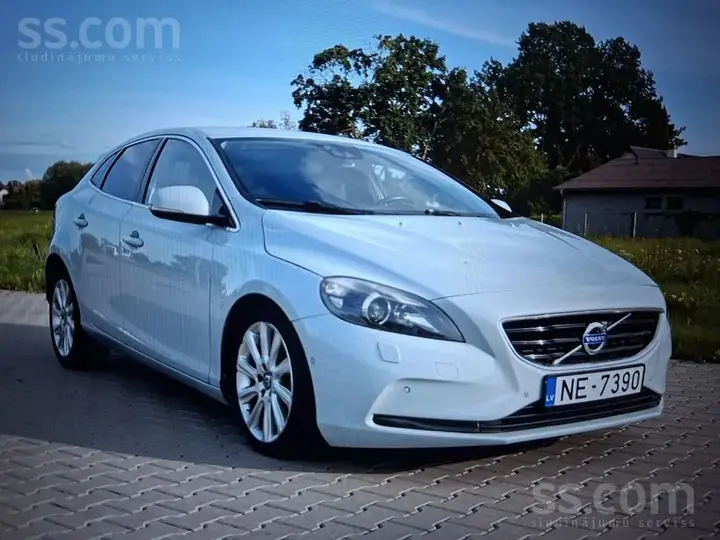 Volvo V40