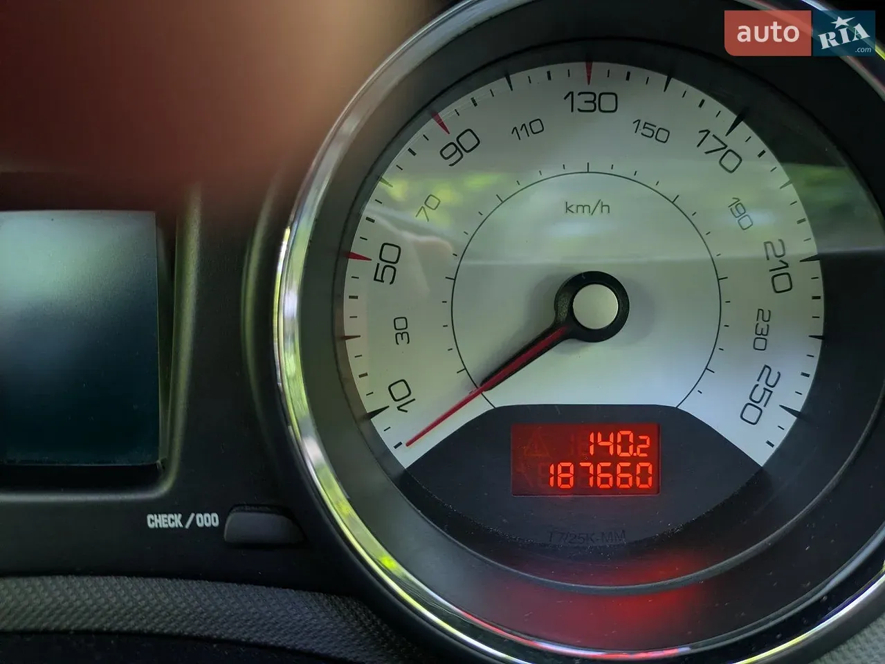 Peugeot 308 2012 photo 2