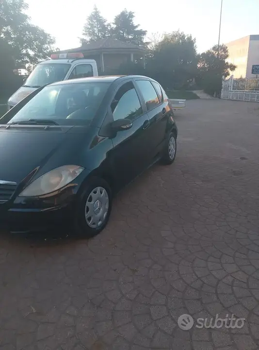 Mercedes-Benz A 2010 photo 2