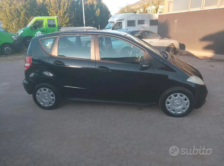 Mercedes-Benz A 2010 photo 3