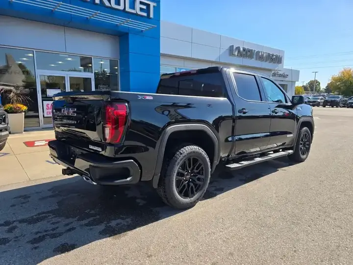 GMC Sierra 1500 2026 photo 3