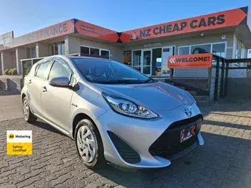 Toyota Aqua 2019 photo 2