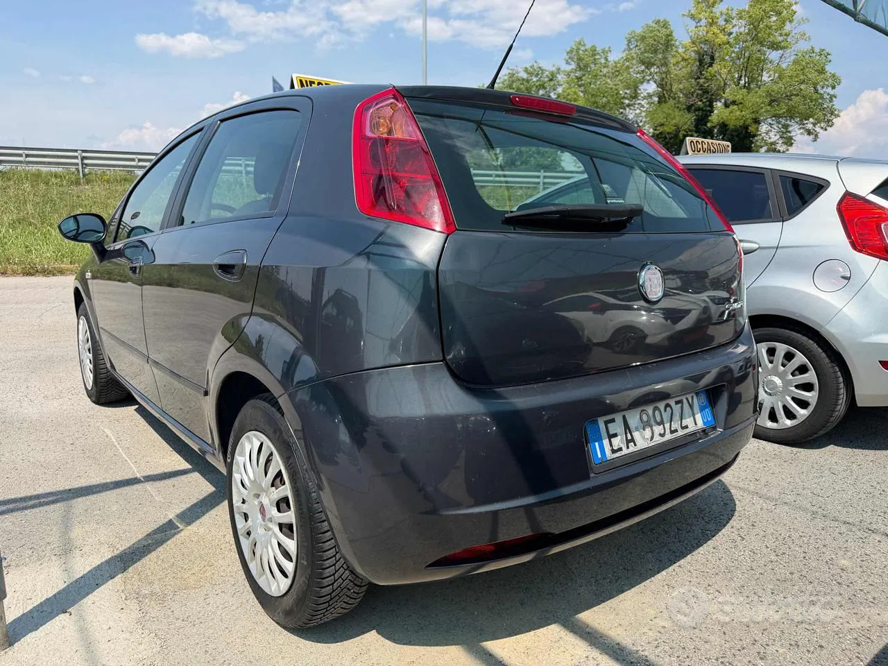 Fiat Grande Punto 2010 photo 4