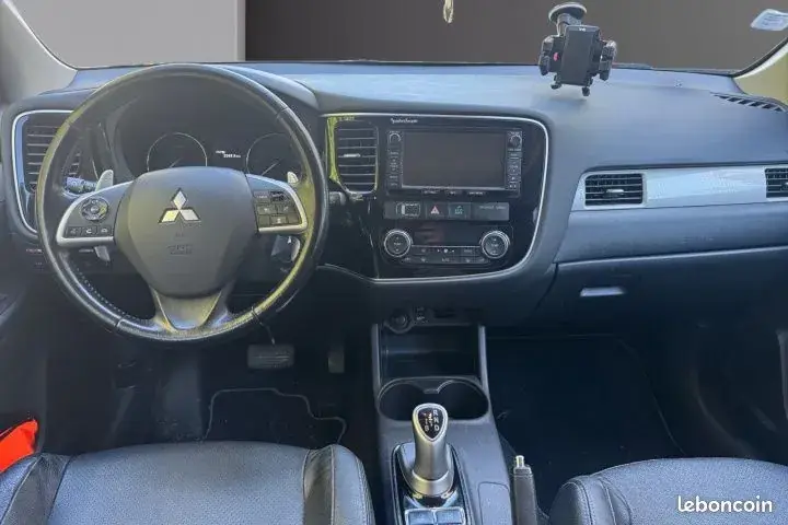 Mitsubishi Outlander 2014 photo 2