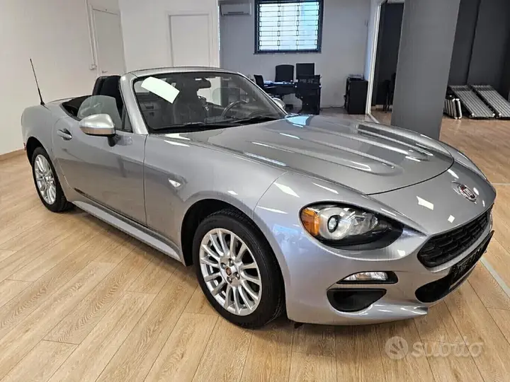 Fiat 124 Spider 2017 photo 2