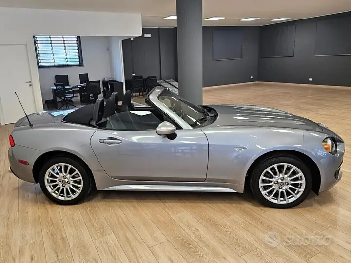 Fiat 124 Spider 2017 photo 3