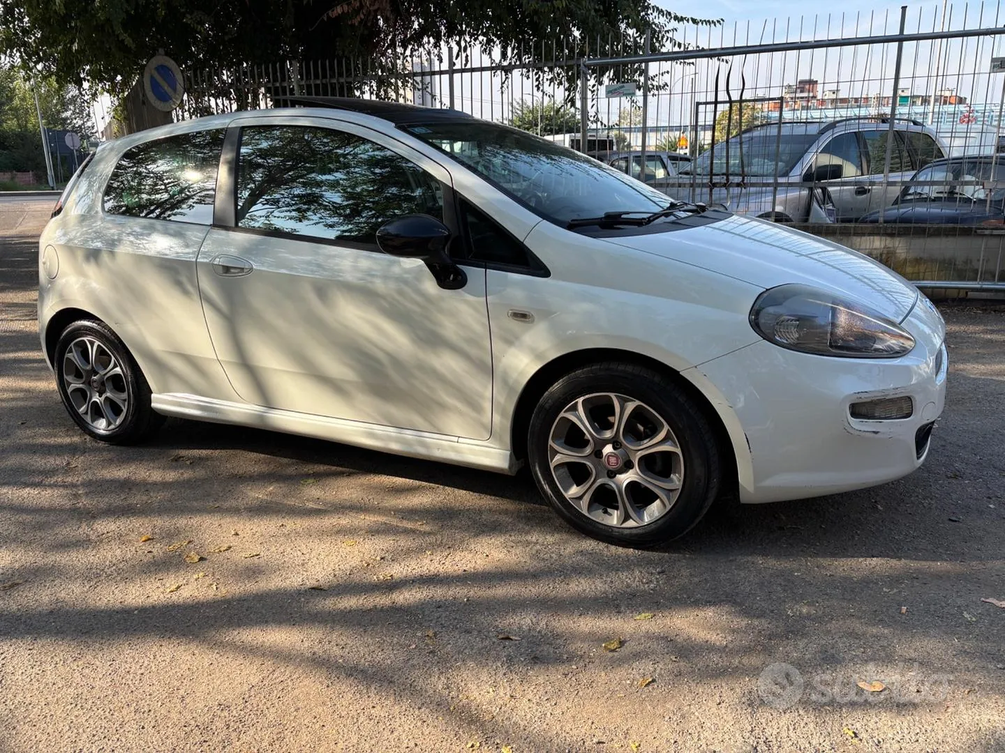 Fiat Grande Punto 2013 photo 4