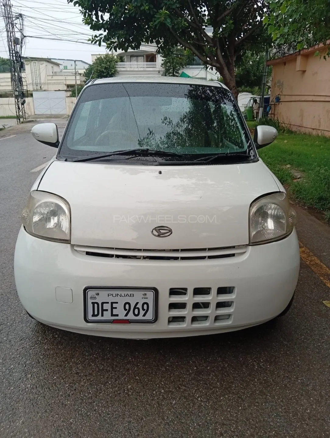 Daihatsu Esse
