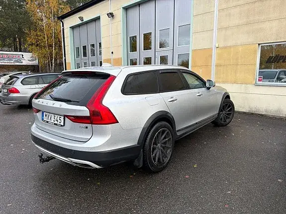 Volvo V90 Cross Country 2018 photo 2