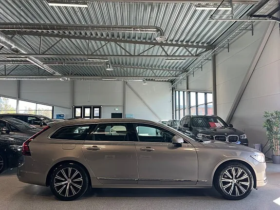 Volvo V90 2022 photo 2