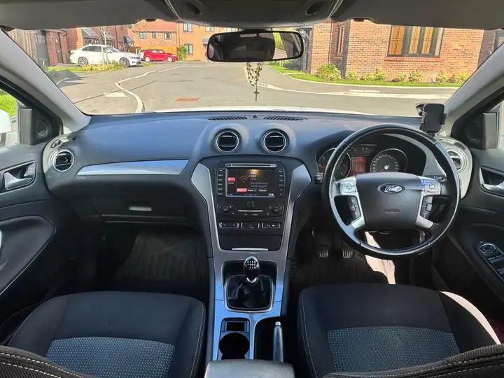 Ford Mondeo 2012 photo 5