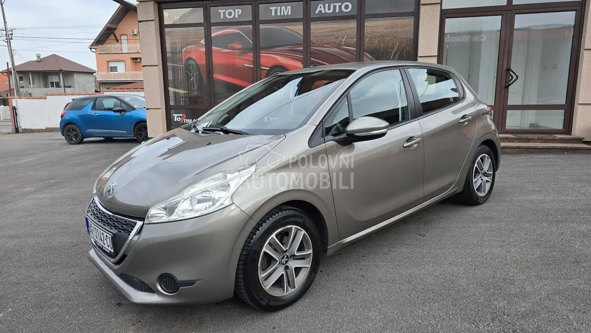 Peugeot 208 2014 photo 2