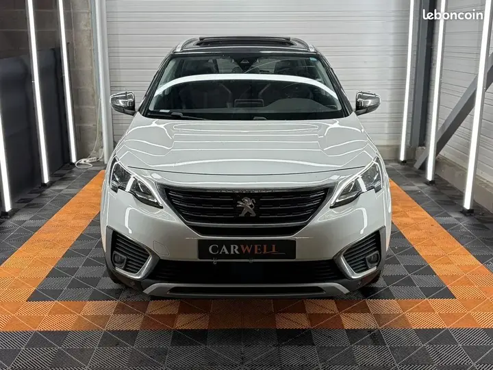 Peugeot 5008 2018 photo 2