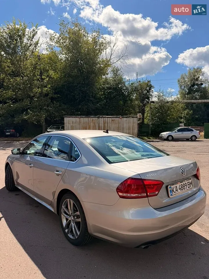 Volkswagen Passat 2013 photo 2