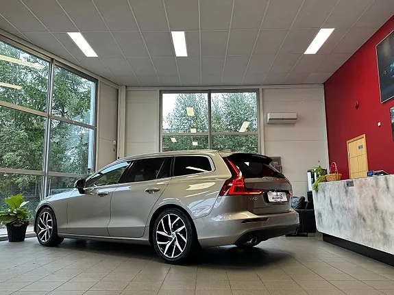 Volvo V60 2020 photo 3