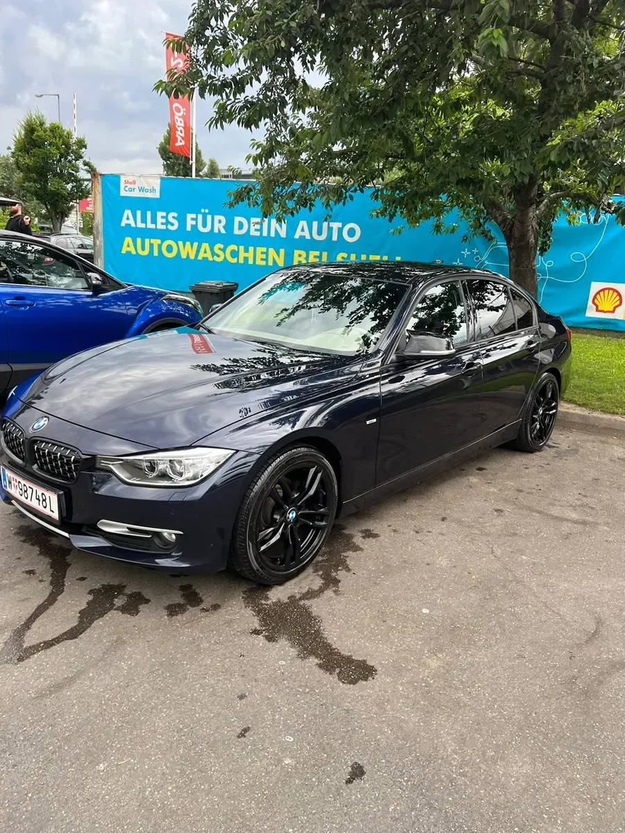 BMW 3 Series 2012 photo 2