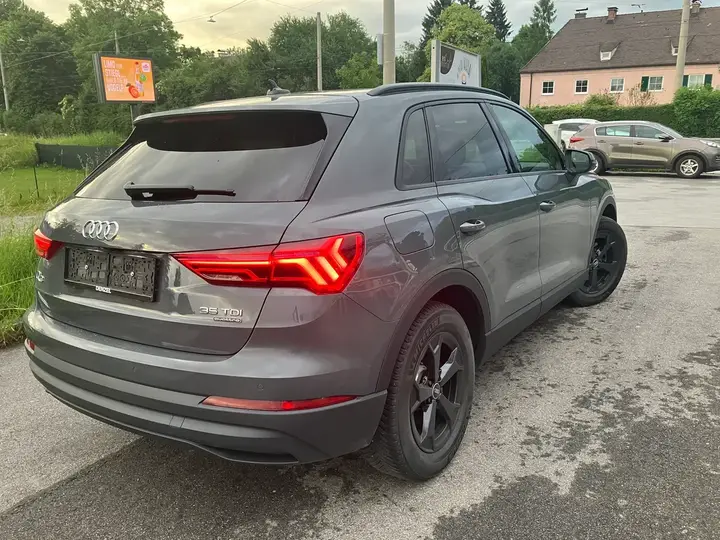 Audi Q3 2021 photo 3