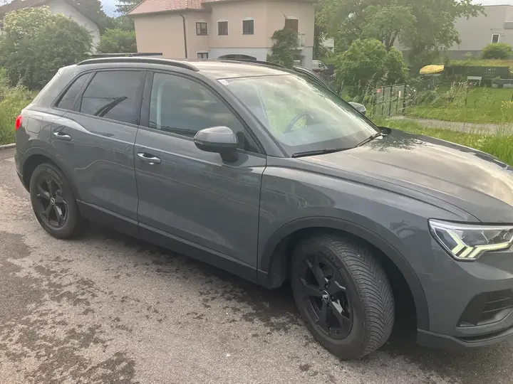 Audi Q3 2021 photo 2