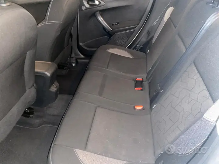 Peugeot 2008 2018 photo 4