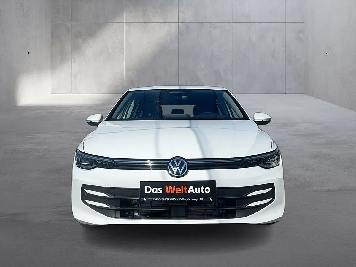 Volkswagen Golf 2026 photo 2